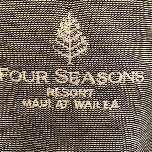 Travis Mathew S/S Fine Stripe Polo Shirt Four Seasons Resort Maui Hawaii Gray L - Picture 3 of 10